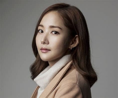 park min young age